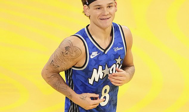NBA zvijezda Mac McClung izvodi nevjerojatan štos za osvajanje trećeg natjecanja Slam Dunk