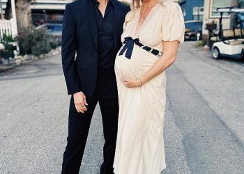 NCIS: LA glumac Eric Christian Olsen (47) i supruga, 41, očekujući četvrto dijete nakon što je izgubio dom u LA Firesu