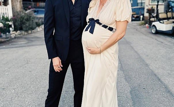 NCIS: LA glumac Eric Christian Olsen (47) i supruga, 41, očekujući četvrto dijete nakon što je izgubio dom u LA Firesu