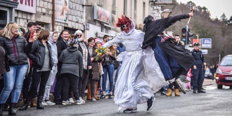 NE PROPUSTITE VEDRINSKE MAČKARE Budi u tradicionalnoj povorci i “Dođi babi, dođi didu”