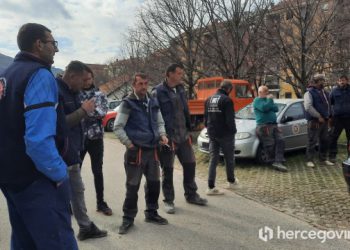 NEISPLAĆENE PLAĆE I DOPRINOSI Zaposlenici JP Radnik prekinuli rad na sat vremena