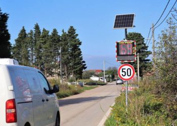 Na Ugljanu prvo propucali pa ukrali pokazivač brzine