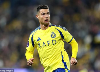 Na aerodromu Manchester prikazan je 61 milijuna funti Cristiana Ronalda 61 milijuna funti – ostavljajući nade Uniteda da pitaju je li Superstar postavljen da se pridruži borbenom klubu za šok treći boravak