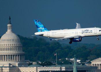 Nacionalna zračna luka Reagan godinama smeta zakonodavcima, ali brzi pristup moći zaustavio je promjene