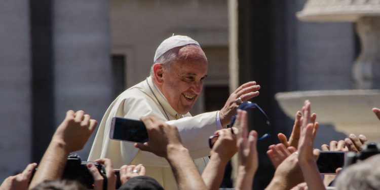 Nakon što su tisuće molile za Papu, poboljšanje: ‘Zatajenje bubrega se povuklo’