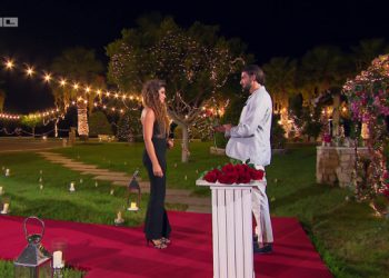 Napeto na ceremoniji, Valentina dobila ružu, a Franka je prva djevojka koja napušta show