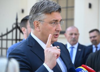 Nervozni Plenković na korak do pucanja: Do svibnja se želi riješiti dvojice moćnih suradnika