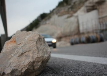 Nije prvi put: Stijene su već padale na vozila, ali i obiteljske kuće