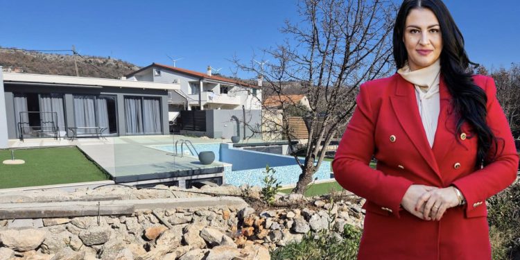 Ninčević-Lesandrić komentirala napise da njena obitelj iznajmljuje vilu izgrađenu bez dozvole. Ivošević: “Meni su bar izvlačili moje piz****je. Razočaran sam”