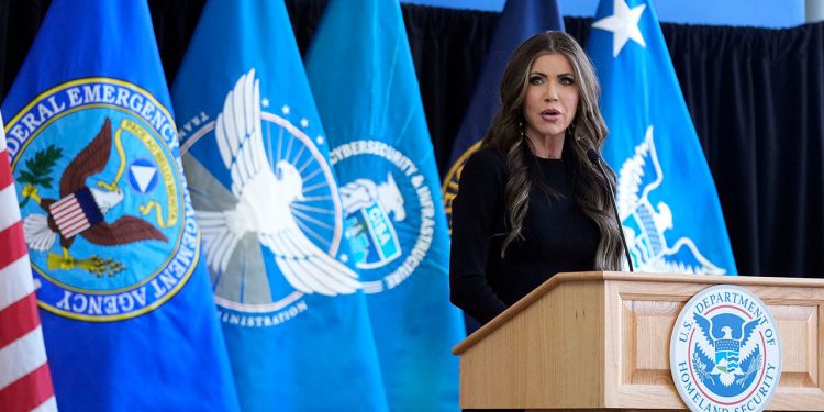 Noem podržava da se riješi FEMA ‘onako kako postoji danas’ usred revizije mošusa