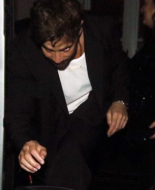 Novootpis Una Healy ulazi u taksi s Dannyjem Ciprianijem nakon premijere lova na slavne osobe-nakon što je bivši suprug Ben Foden rezao primjedbe o njegovom suigraču u ragbiju