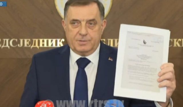 OBMANJIVANJE MASA Dodik tvrdio da ga progone muslimani, no otac tužiteljice je bio istaknuti SNSD-ovac