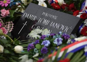 Obilježena 31. obljetnica pogibije Damira Tomljanovića – Gavrana: Uz njega se veže i čuveni poklič – Za mnom!