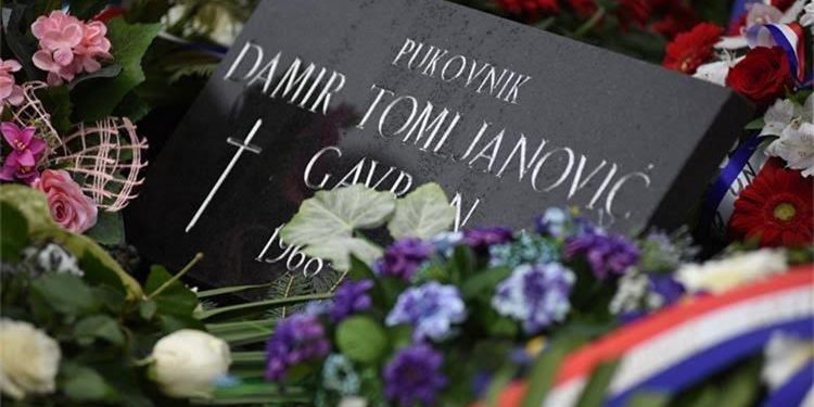 Obilježena 31. obljetnica pogibije Damira Tomljanovića – Gavrana: Uz njega se veže i čuveni poklič – Za mnom!
