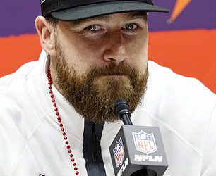 Obožavatelji Taylor Swift ogorčili su se nakon što je dečko Travis Kelce hvali Donalda Trumpa ispred Super Bowla