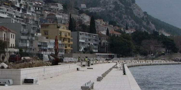 Omiš u novom ruhu: Nakon više od tri godine privodi se kraju gradnja nove luke i šetnice