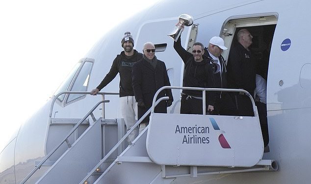 Orlovi se vraćaju u Philadelphiju s trofejem Super Bowla nakon što su puhali gradske šefove Kansasa