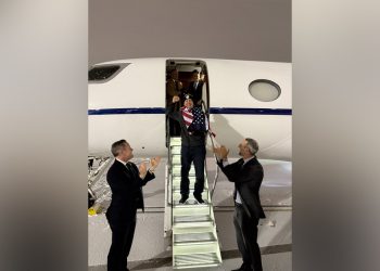 Oslobođen američki talac Marc Fogel sleti u SAD nakon zamjene zarobljenika s Rusijom