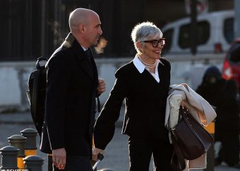 Osramoćeni bivši španjolski šef FA -a Luis Rubiales stiže na sud u Madridu prije nego što se sudio zbog Jenni Hermoso Kiss na Svjetskom kupu 2023. godine
