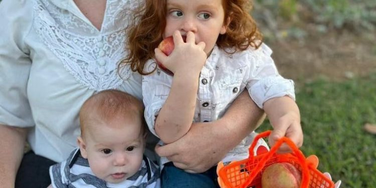 Ostaci mlade mame Shiri Bibas, uzeo je taoca i ubio Hamas, a ne vraćen unatoč obećanjima, kaže Izrael