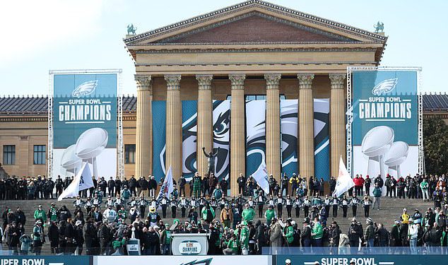Osumnjičeni je uhićen nakon što su dvije žene upucane tijekom Philadelphia Eagles Super Bowl Parada