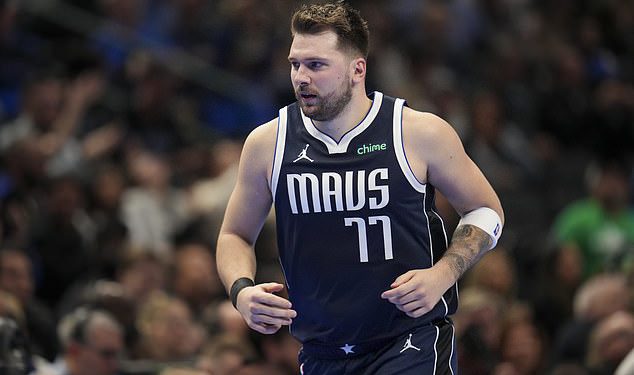 Otkriveno: Navijači NBA -e suočeni su s čekanjem da vide Luka Doncić kako debitiraju svoj Lakers nakon zadivljujućeg Anthonyja Davisa