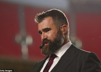 Otkriveno: Zapanjujući iznos koji je Jason Kelce osigurao s ESPN -om nakon što se pridružio posadi “Nogomet u ponedjeljak navečer”