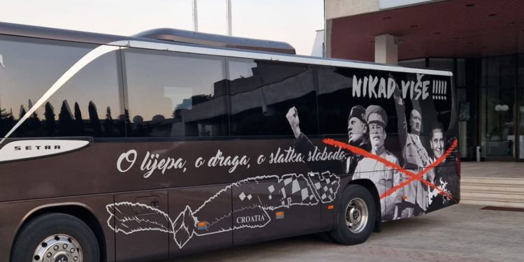 Ovaj bus vozi djecu po Splitu: “Neka golicaju maštu”