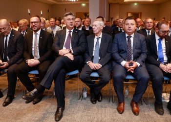 Ovaj političar posjeduje 68 nekretnina: Za njega su rijetki imali prilike čuti