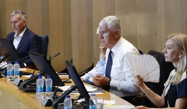 PAO KVORUM Zastupnici HDZ-a spasili Nikolu Špirića od smjene, jednostavno se nisu vratili s pauze