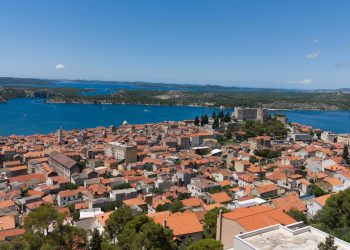POREZ NA NEKRETNINE Makarska gubi 20% prihoda, Šibenik ne diže paušale