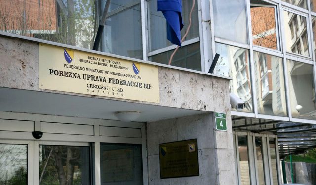 POREZNA UPRAVA POZIVA ‘Ako ste primili minimalnu plaću, a ukinut vam je topli obrok, prijavite poslodavca’