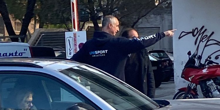 PULJAK U ĐIRU “Ako me sretnete, hodajte sa mnom i razgovarajte sa mnom”