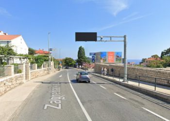 Pa čovjek nije normalan! Usred Dubrovnika vozio teretno vozilo s 2,35 promila