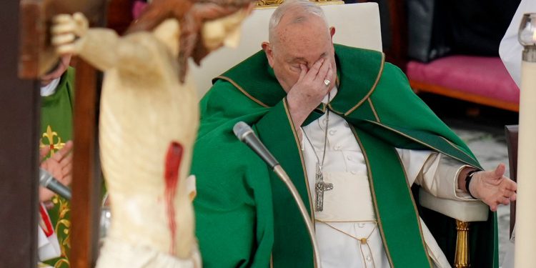 Papa Franjo podsjeća oružane snage da “uvijek poštuju međunarodne zakone”