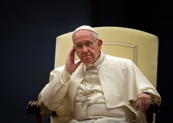 Papa još nije potpuno izvan opasnosti: ‘Ostaje u bolnici’