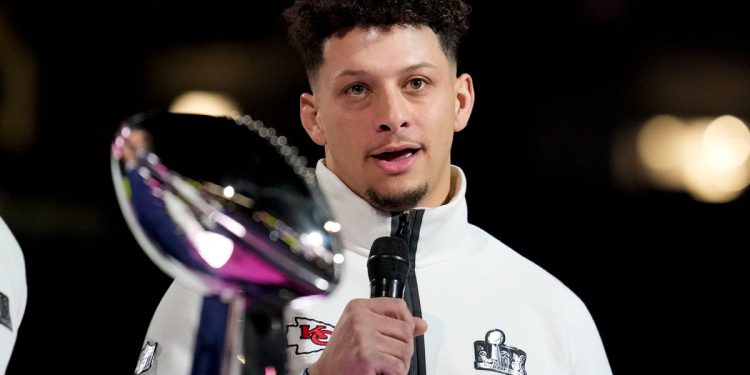 Patrick Mahomes reagira na Trumpa koji je prisustvovao Super Bowlu nakon komentara Travisa Kelcea