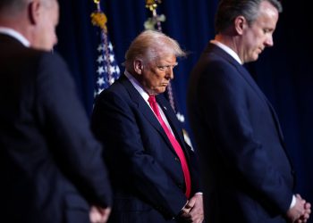 Paulette Harlow: Kršćanska aktivistkinja Trump citirana kao inspiracija za radnu skupinu protiv pristranosti koristila je lance za blokiranje klinike za pobačaj