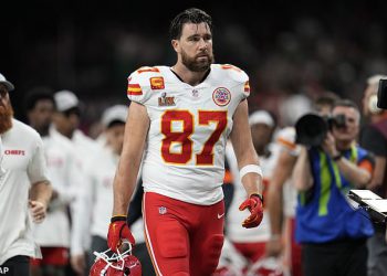 Peyton Manning daje savjete za umirovljenje Travisu Kelceu dok zvijezde Chiefs odmjeravaju ogromnu odluku