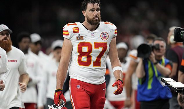 Peyton Manning daje savjete za umirovljenje Travisu Kelceu dok zvijezde Chiefs odmjeravaju ogromnu odluku