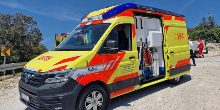 Pješakinja poginula u naletu vozila Hitne pomoći u Puli, kod Limskog kanala poginuo motociklist!