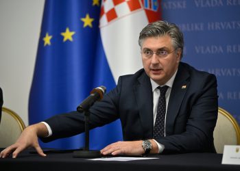 Plenković odgovorio na prozivke oko Thompsona, pazite kako ga je branio