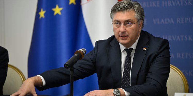 Plenković odgovorio na prozivke oko Thompsona, pazite kako ga je branio