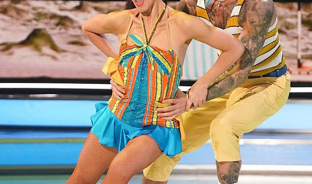 Ples na ledenoj zvijezdi Chris Taylor otkriva da je imao prometnu nesreću samo nekoliko sati nakon svog prvog nastupa na ITV showu – dok se kreće iz nesretne rutine s novim skejt partnerom Robinom Johnstoneom