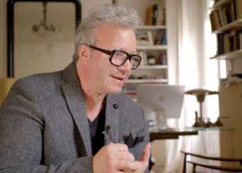 Počasti plaćene nakon smrti poluživota 2 i nepošteni umjetnik Viktor Antonov star 52 godine