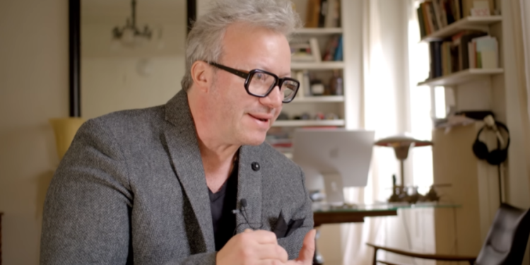 Počasti plaćene nakon smrti poluživota 2 i nepošteni umjetnik Viktor Antonov star 52 godine