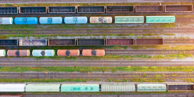 Podaci u stvarnom vremenu i transparentne operacije