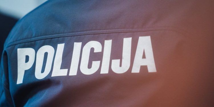 Policija se oglasila o pričama o “huliganima koji maskirani pljačkaju po Trogiru”