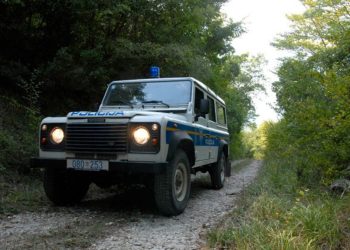 Policija u Umagu spriječila krijumčarenje Turaka kroz istarske šume prema Sloveniji