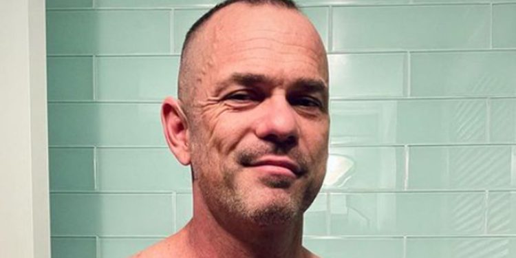 Porno zvijezda kaže da je njegova karijera uništena lažnim tvrdnjama da je zamalo ubio psa metom